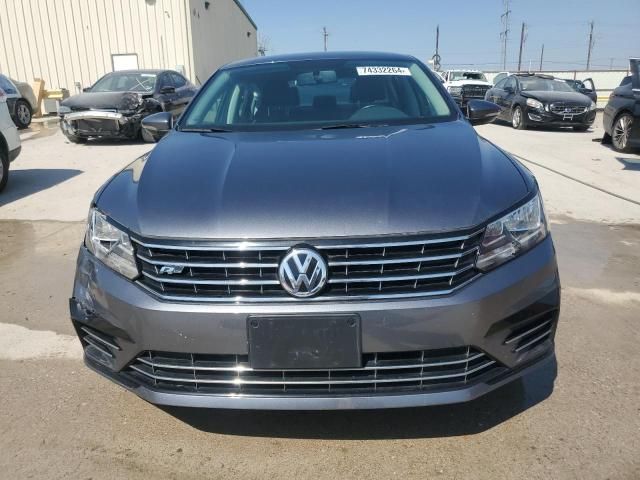 2017 Volkswagen Passat R-Line