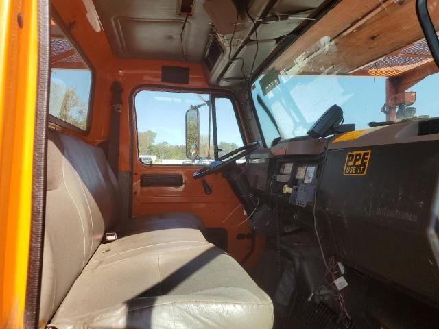 2001 International 4000 4900