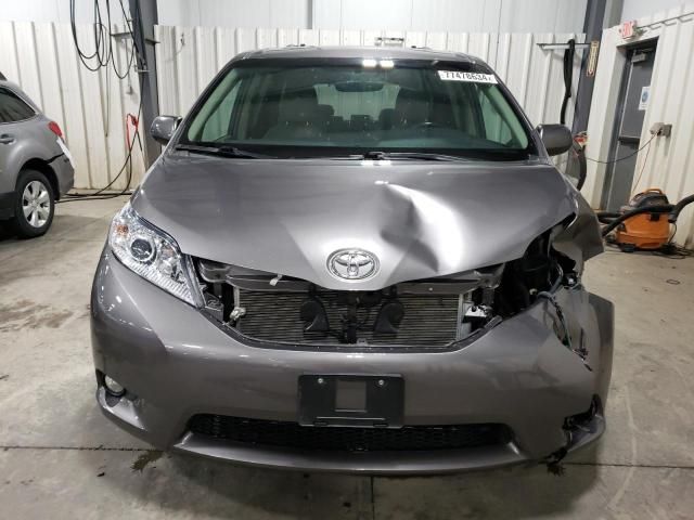 2016 Toyota Sienna XLE