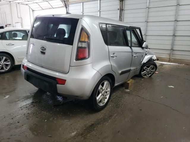 2011 KIA Soul +