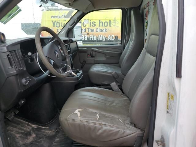 2010 GMC Savana Cutaway G3500