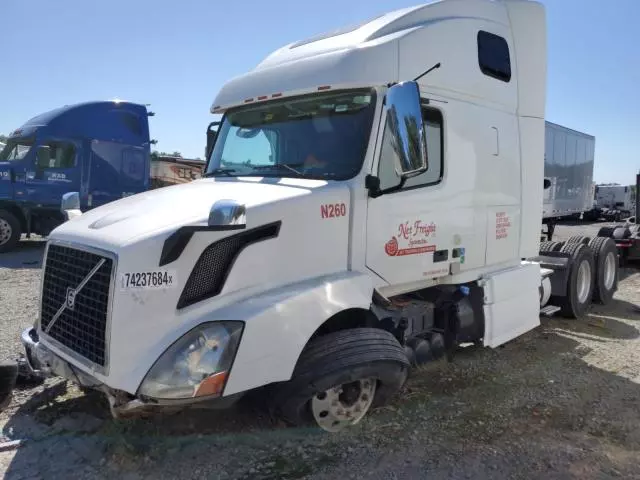 2013 Volvo VN VNL