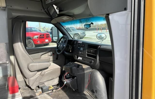 2011 GMC Savana Cutaway G3500