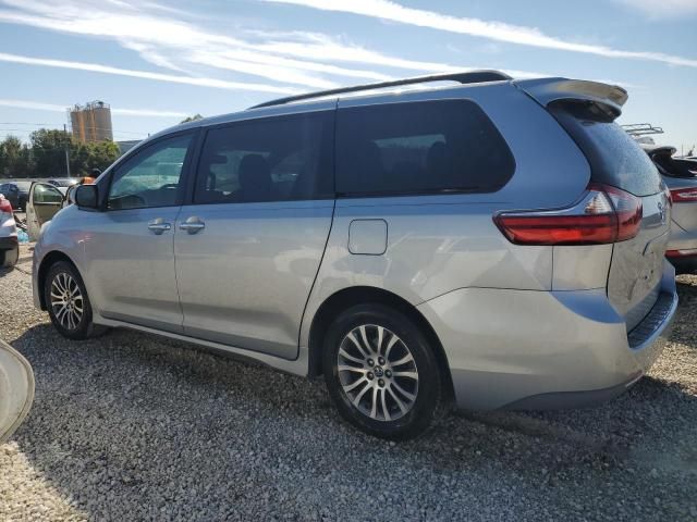 2020 Toyota Sienna XLE