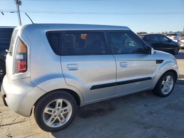 2010 KIA Soul +