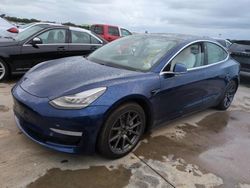 Carros dañados por inundaciones a la venta en subasta: 2019 Tesla Model 3