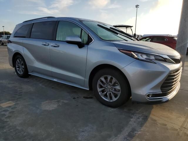 2023 Toyota Sienna XLE