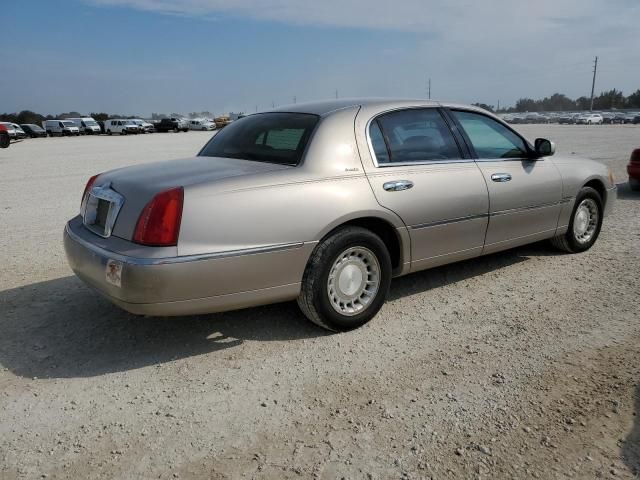 2002 Lincoln Town Car Executive