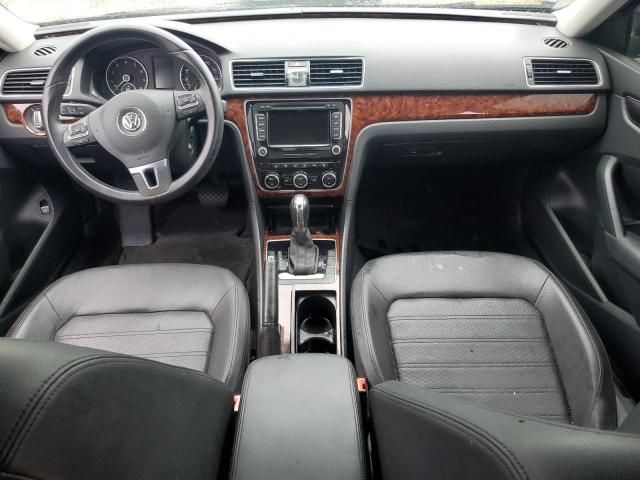 2012 Volkswagen Passat SEL