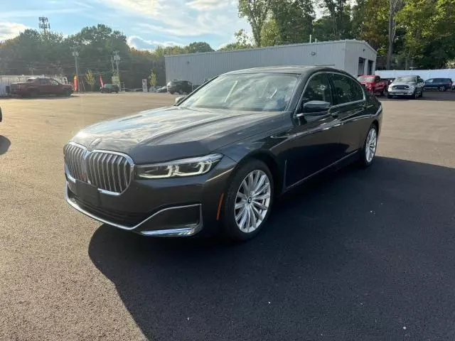 2022 BMW 740 XI