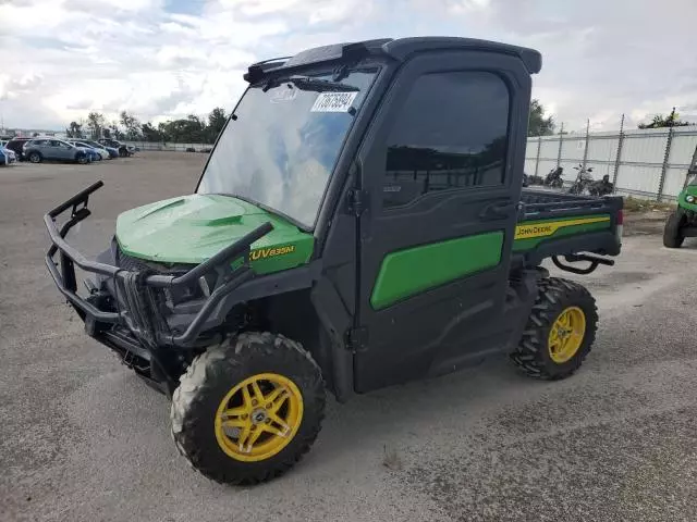 2021 John Deere XUV835M