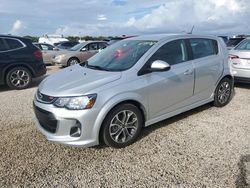 Carros salvage para piezas a la venta en subasta: 2020 Chevrolet Sonic LT