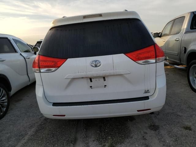 2014 Toyota Sienna LE