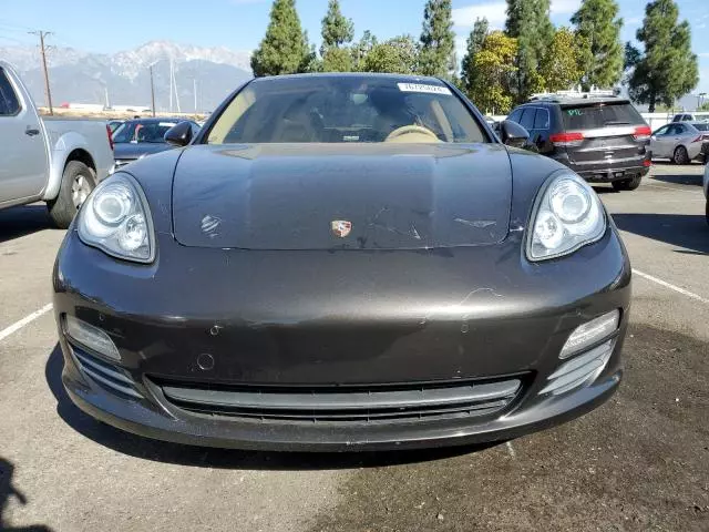 2012 Porsche Panamera 2