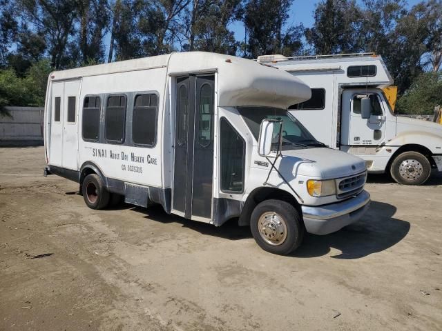 2000 Ford Econoline E450 Super Duty Cutaway Van