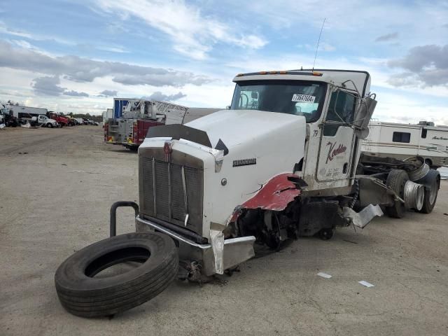 2015 Kenworth Construction T800