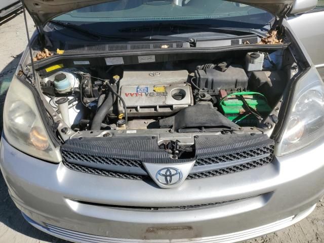 2005 Toyota Sienna XLE