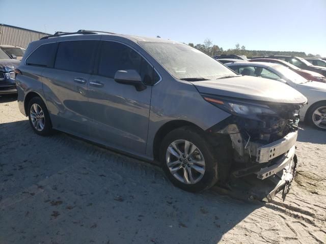 2022 Toyota Sienna XLE