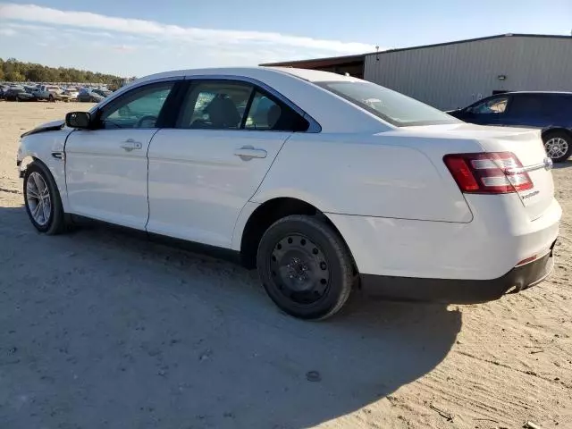 2016 Ford Taurus SE