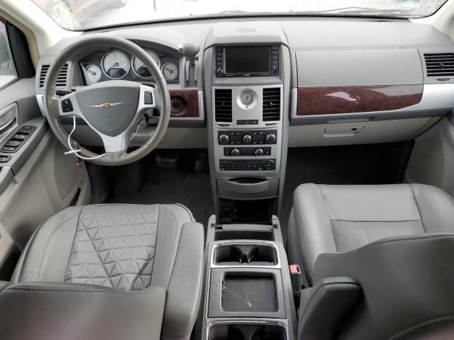 2010 Chrysler Town & Country Touring