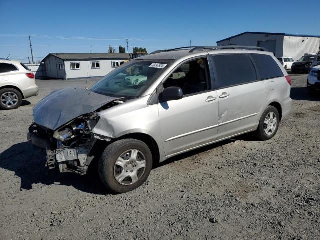 2005 Toyota Sienna CE