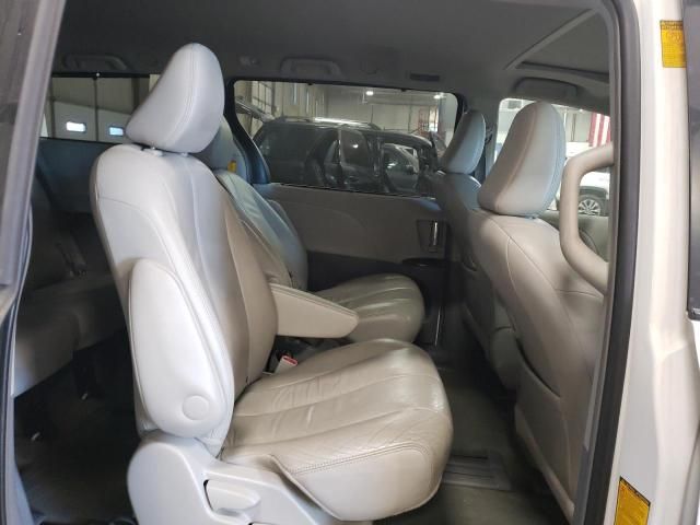 2013 Toyota Sienna XLE