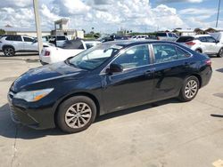 Carros dañados por inundaciones a la venta en subasta: 2016 Toyota Camry LE