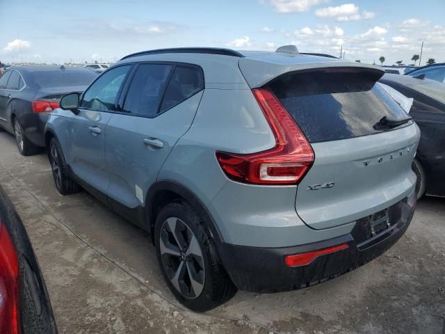 2024 Volvo XC40 Core