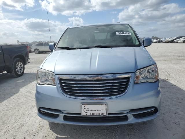 2013 Chrysler Town & Country Touring