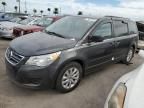 2012 Volkswagen Routan SE