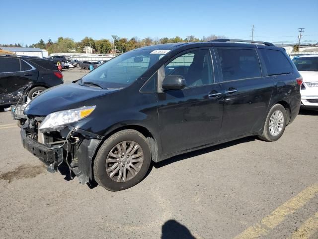 2016 Toyota Sienna XLE