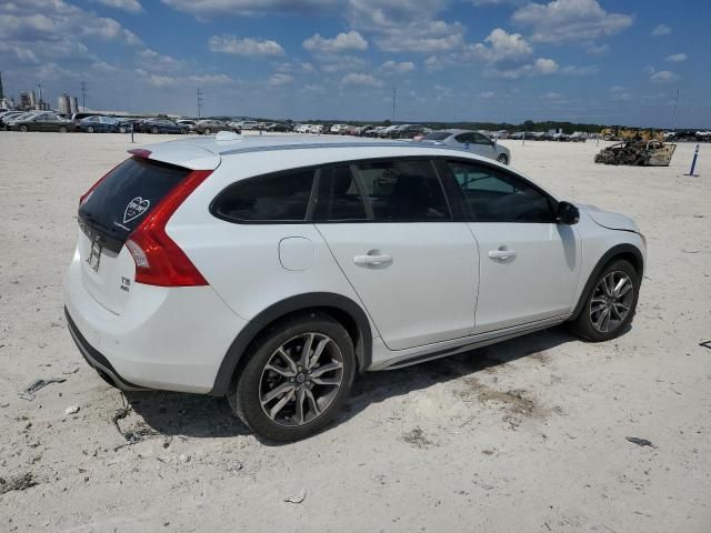 2016 Volvo V60 Cross Country Premier