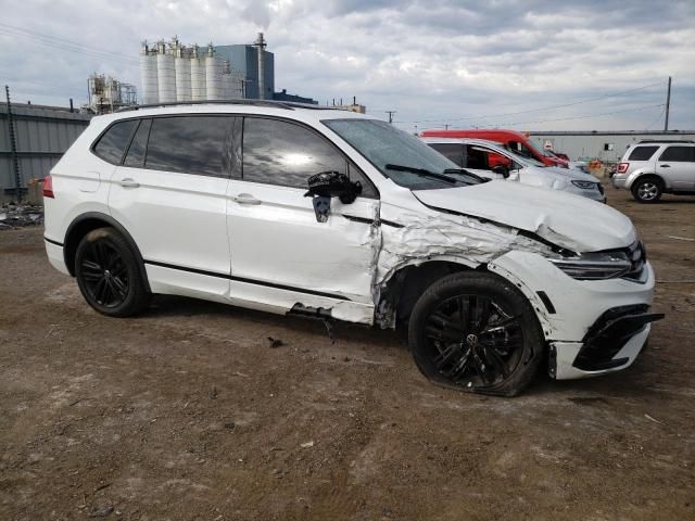 2022 Volkswagen Tiguan SE R-LINE Black