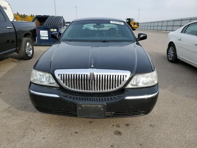 2006 Lincoln Town Car Signature Limited