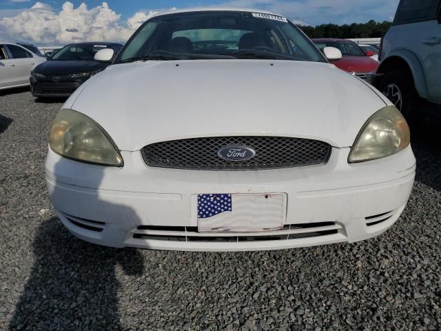 2004 Ford Taurus SE