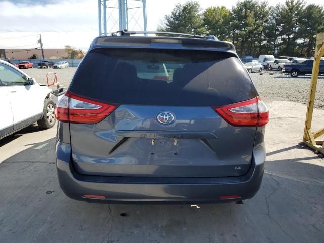 2017 Toyota Sienna LE