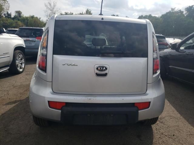 2011 KIA Soul +