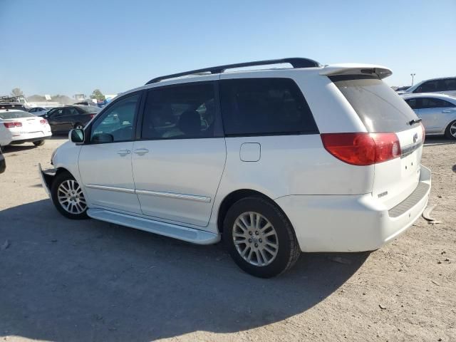 2010 Toyota Sienna XLE