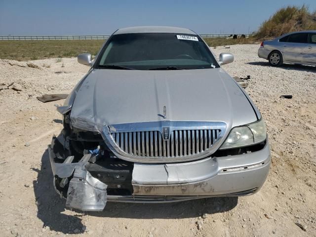 2005 Lincoln Town Car Signature