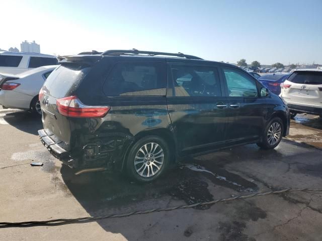 2018 Toyota Sienna XLE