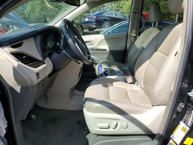 2019 Toyota Sienna XLE