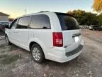 2010 Chrysler Town & Country LX