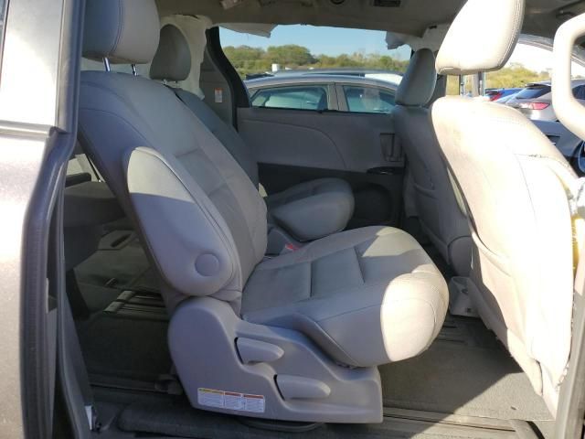 2015 Toyota Sienna XLE