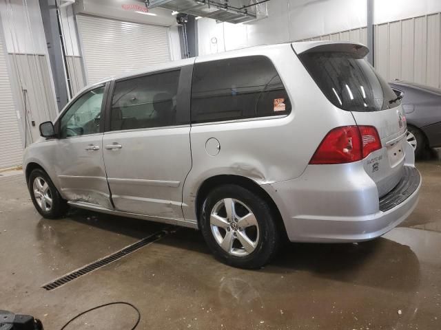 2010 Volkswagen Routan SE