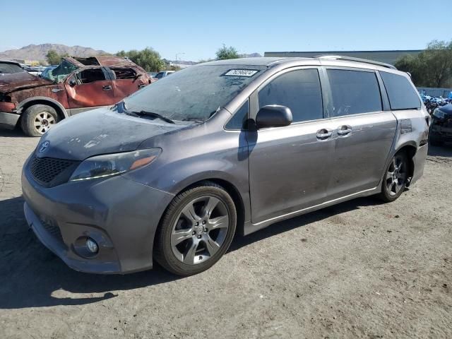 2015 Toyota Sienna Sport