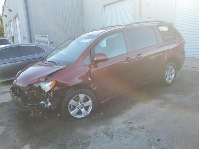 2017 Toyota Sienna LE