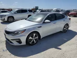 Carros dañados por inundaciones a la venta en subasta: 2019 KIA Optima LX