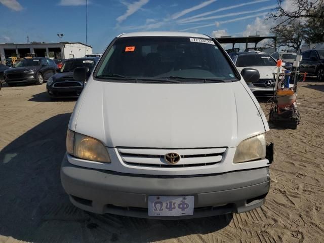 2001 Toyota Sienna CE