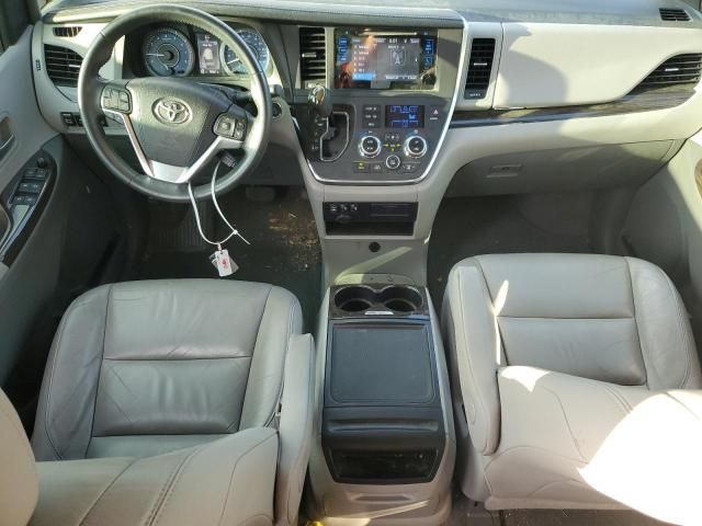 2016 Toyota Sienna XLE