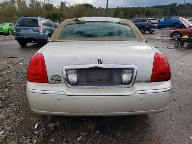 2004 Lincoln Town Car Ultimate